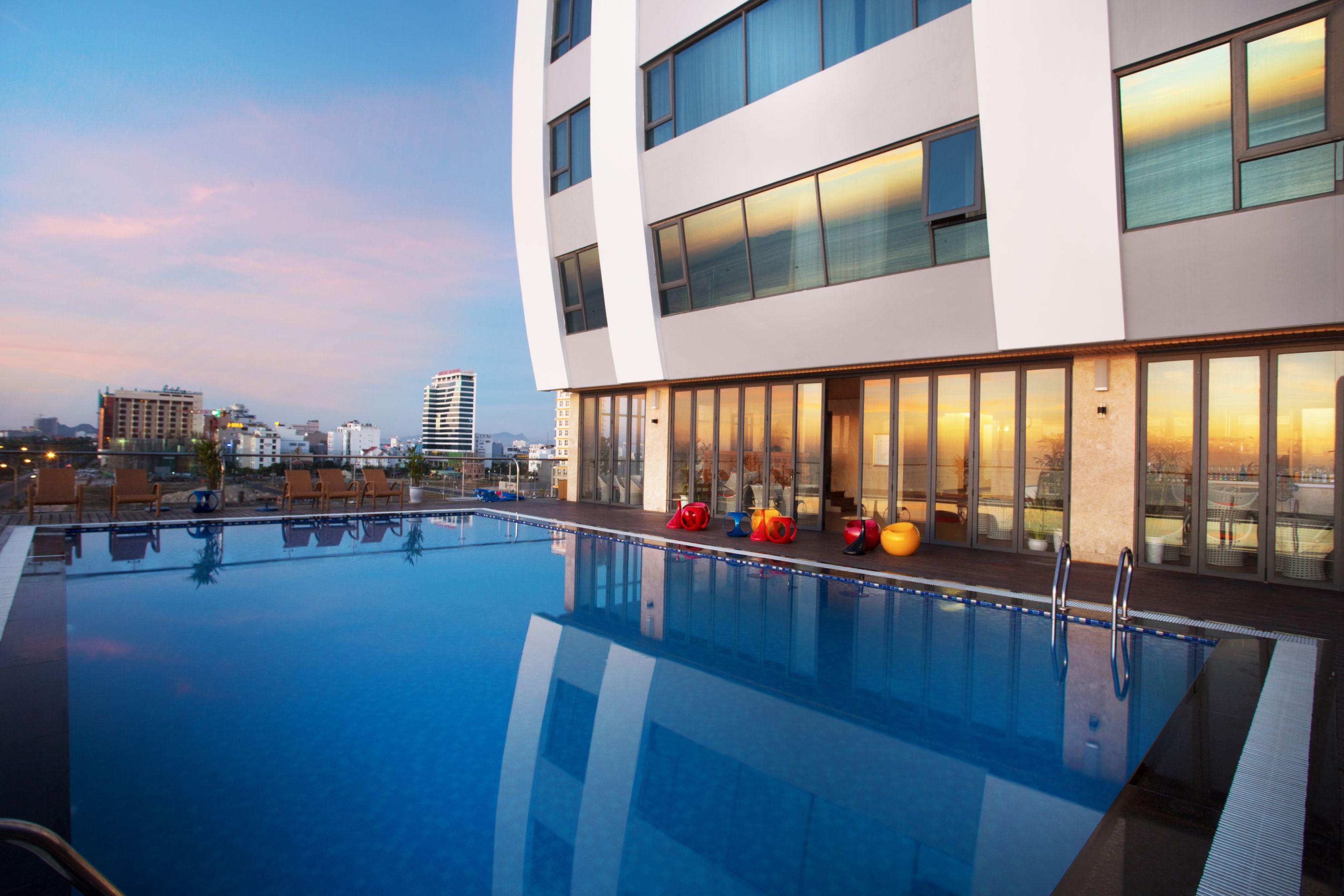 Serene Beach Hotel Danang Экстерьер фото