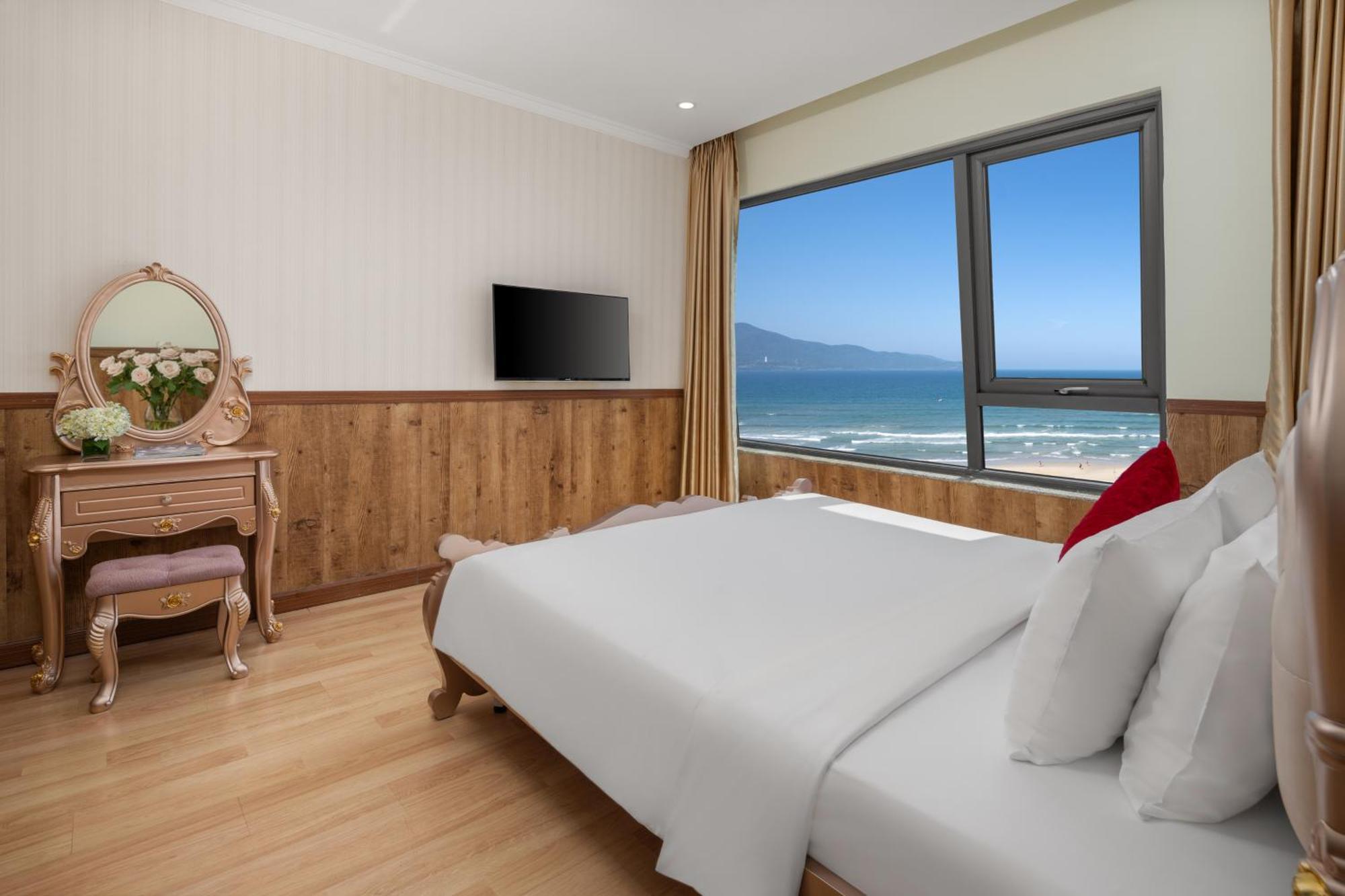 Serene Beach Hotel Danang Экстерьер фото
