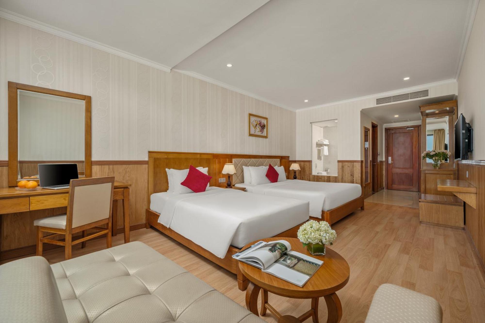 Serene Beach Hotel Danang Экстерьер фото