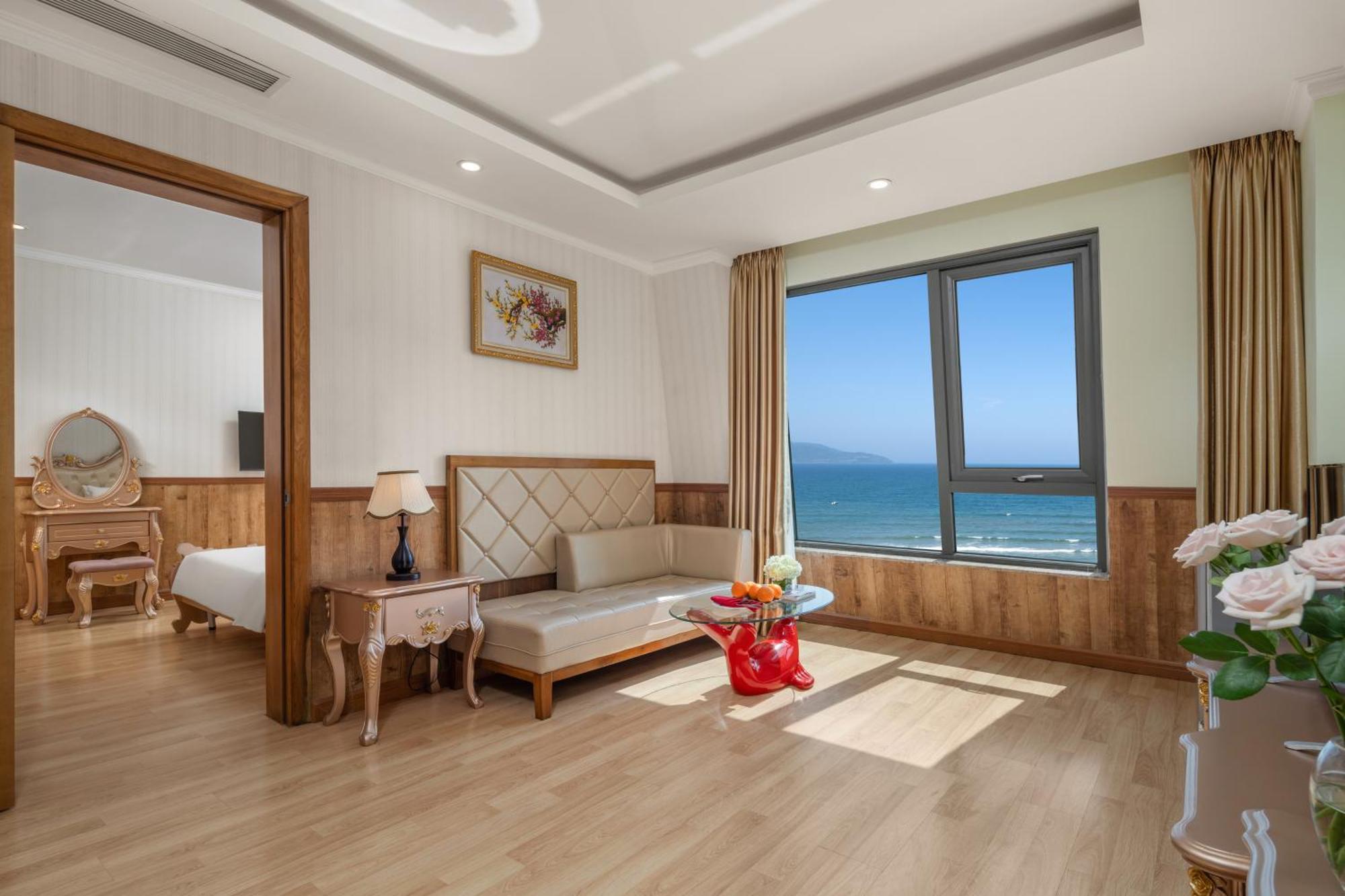 Serene Beach Hotel Danang Экстерьер фото