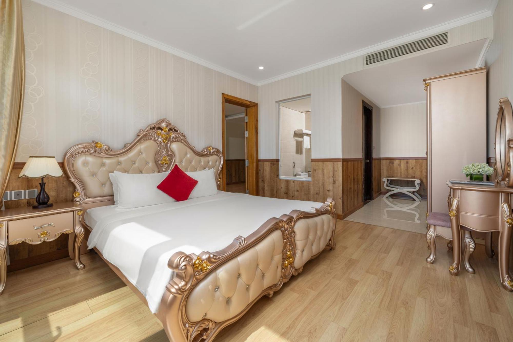 Serene Beach Hotel Danang Экстерьер фото