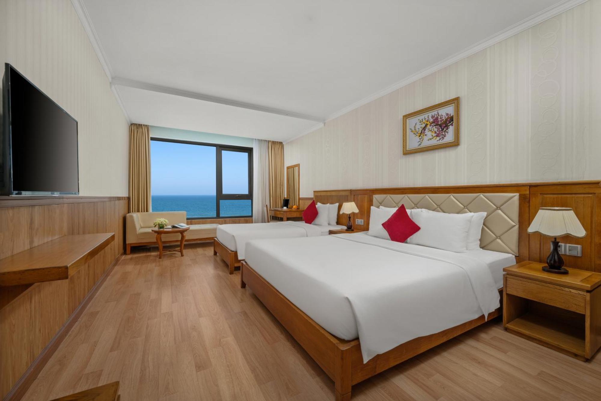 Serene Beach Hotel Danang Экстерьер фото