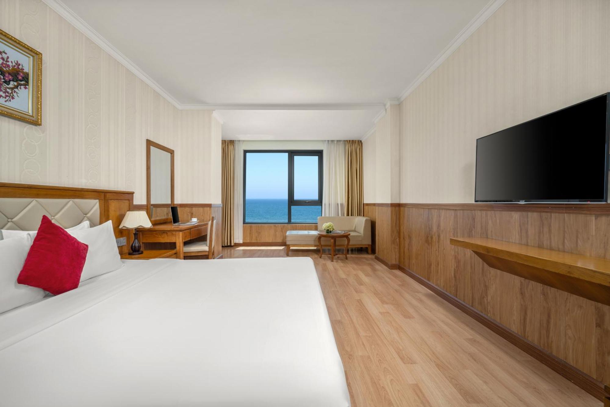 Serene Beach Hotel Danang Экстерьер фото