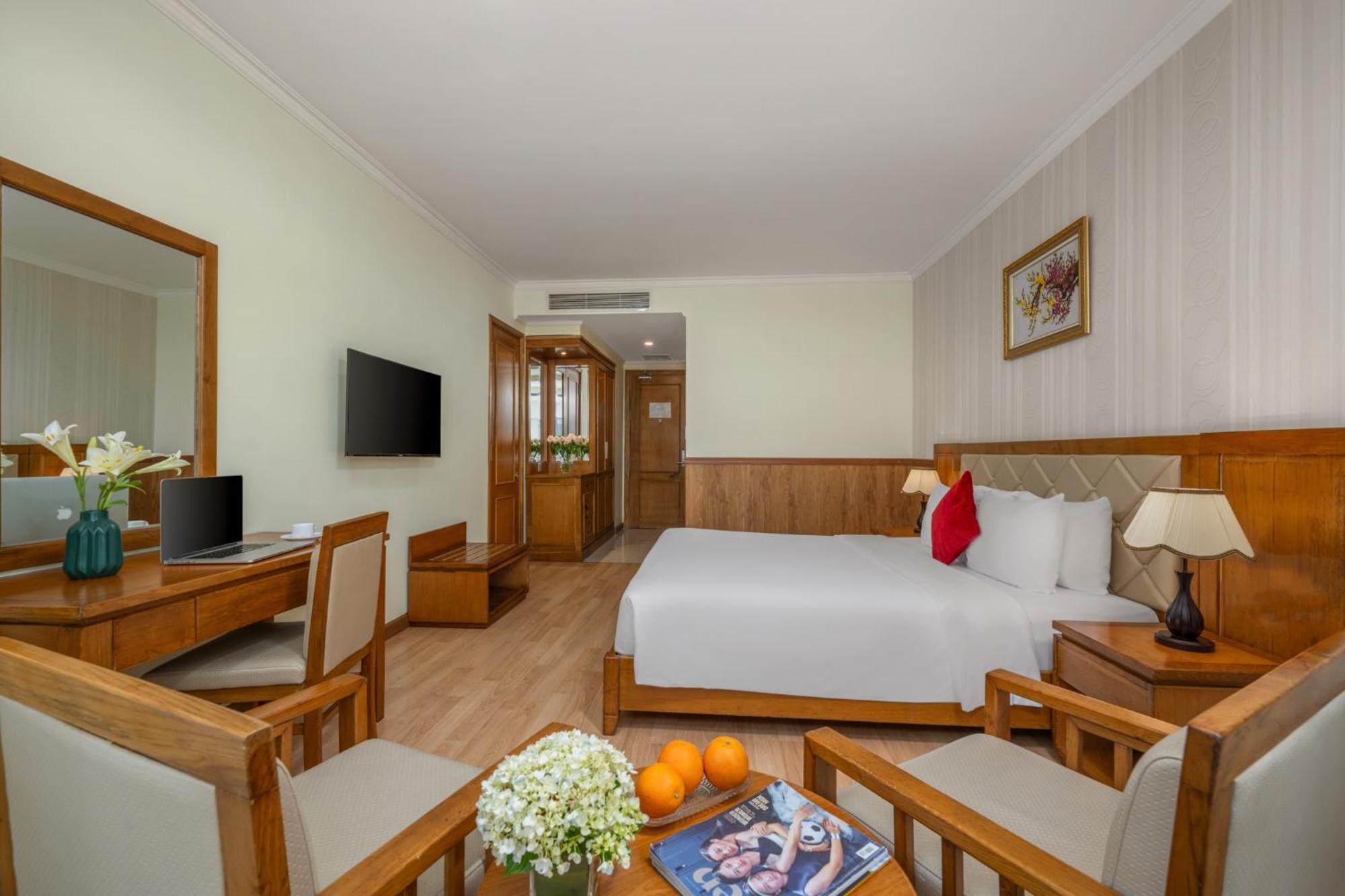 Serene Beach Hotel Danang Экстерьер фото