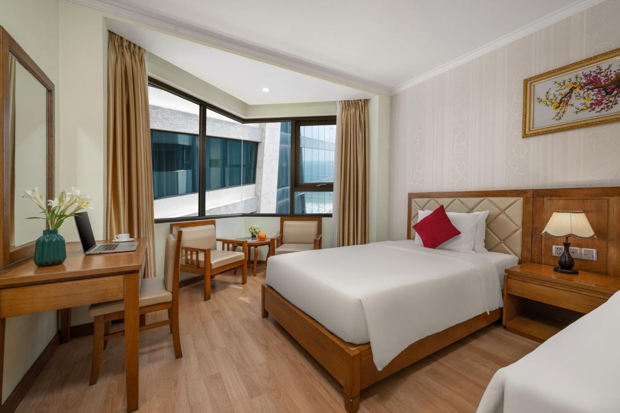 Serene Beach Hotel Danang Экстерьер фото