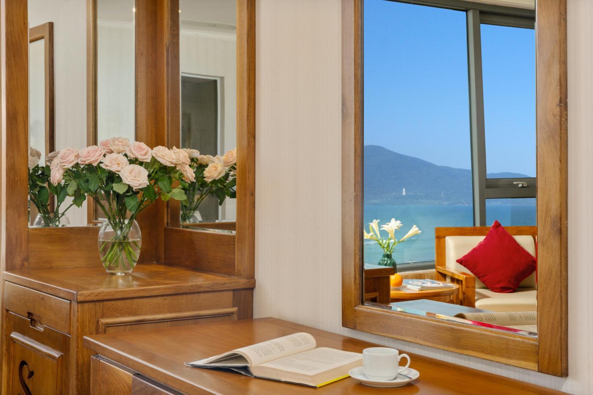 Serene Beach Hotel Danang Экстерьер фото