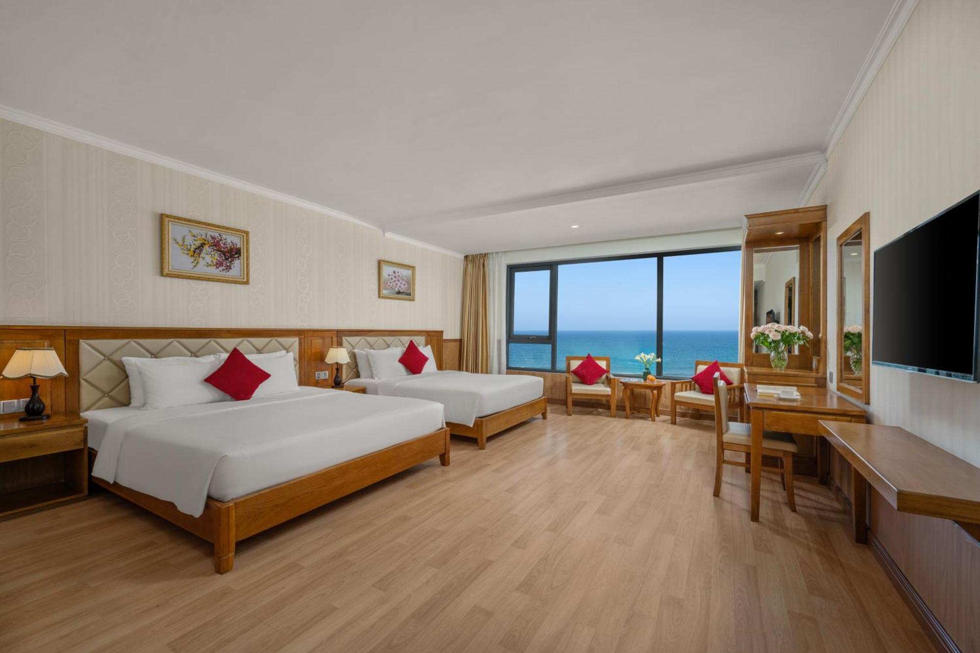 Serene Beach Hotel Danang Экстерьер фото