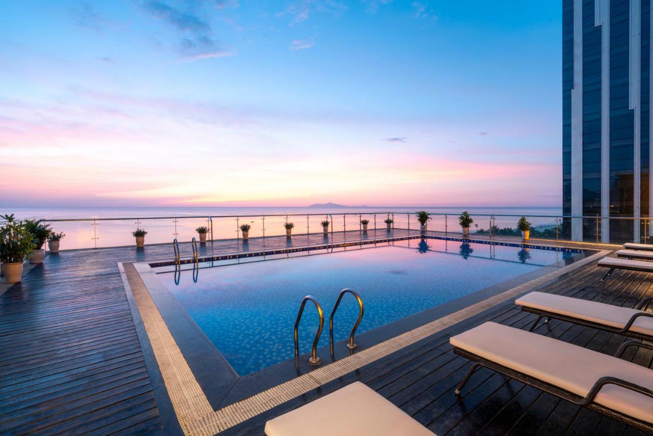 Serene Beach Hotel Danang Экстерьер фото