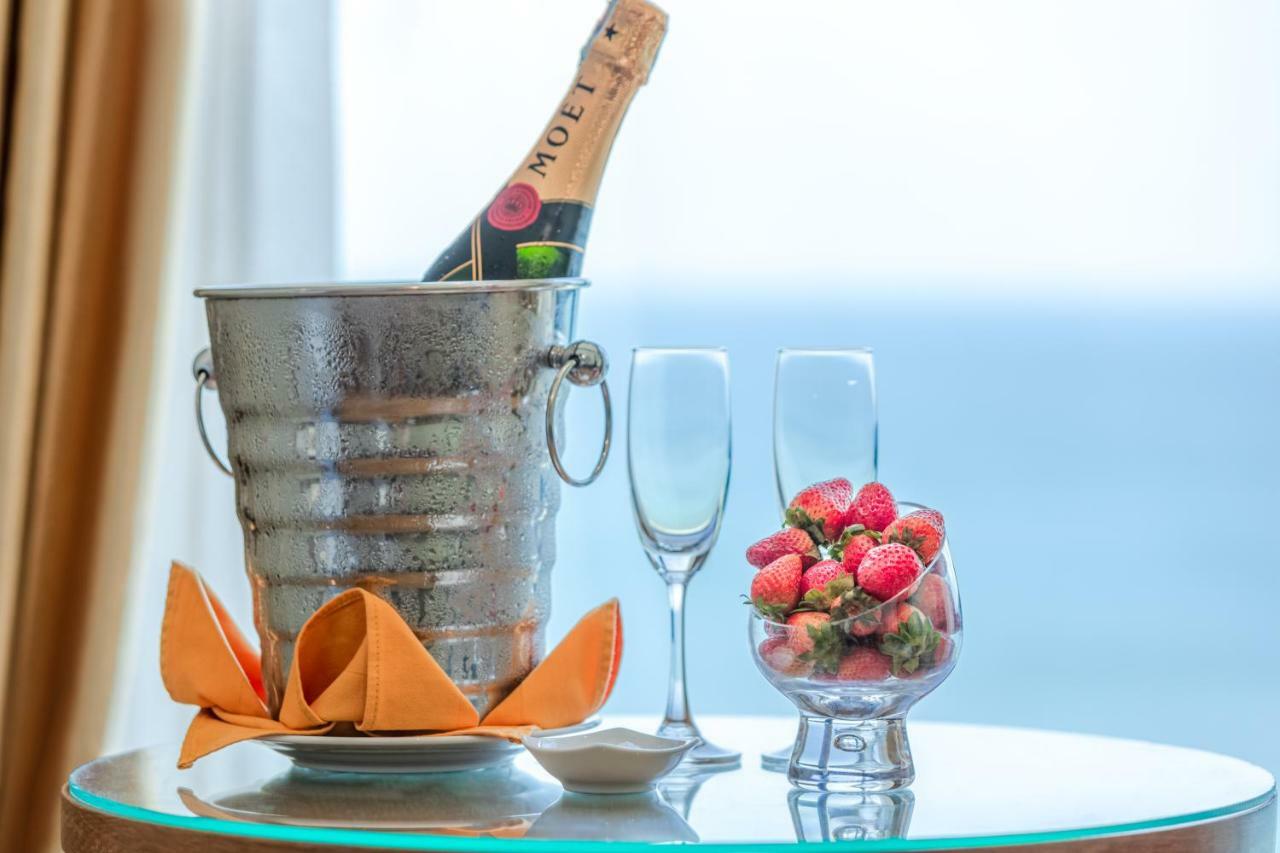 Serene Beach Hotel Danang Экстерьер фото