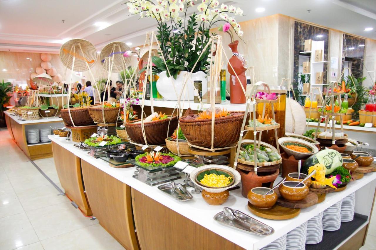 Serene Beach Hotel Danang Экстерьер фото